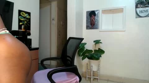 Snapshot of horny_princcess chatting on 03-05-25, 04:02 horny_princcess online show from 03-05-25, 04:02
