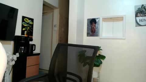 Snapshot of horny_princcess chatting on 03-06-25, 01:27 horny_princcess online show from 03-06-25, 01:27