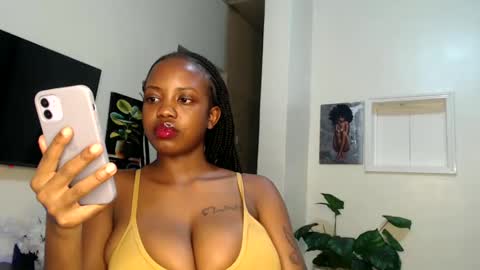 Snapshot of horny_princcess chatting on 03-10-25, 08:12 horny_princcess online show from 03-10-25, 08:12