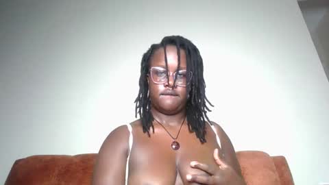 Snapshot of horny_sexxy_babe chatting on 12-20-25, 01:23 Lucy online show from 12-20-25, 01:23