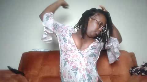 Snapshot of horny_sexxy_babe chatting on 01-09-26, 07:33 Lucy online show from 01-09-26, 07:33