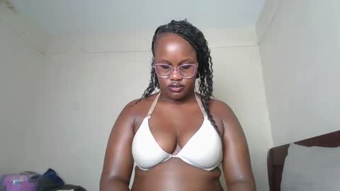 Snapshot of horny_sexxy_babe chatting on 02-19-26, 01:29 Lucy online show from 02-19-26, 01:29