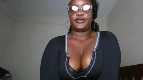 Snapshot of horny_sexxy_babe chatting on 02-26-26, 06:40 Lucy online show from 02-26-26, 06:40