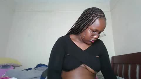 Snapshot of horny_sexxy_babe chatting on 03-05-26, 12:12 Lucy online show from 03-05-26, 12:12