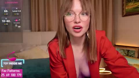 Snapshot of horny_svinka chatting on 10-19-25, 05:02 Horny Svinka online show from 10-19-25, 05:02