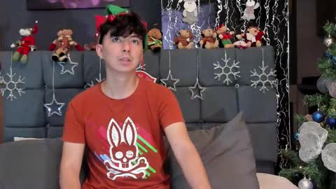 Snapshot of horny_twinks_guys chatting on 12-23-24, 10:23 Alex and Camilo online show from 12-23-24, 10:23