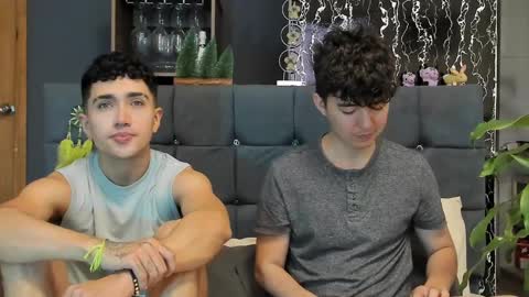 Snapshot of horny_twinks_guys chatting on 02-03-25, 12:36 Alex and Camilo online show from 02-03-25, 12:36
