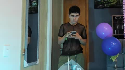 Snapshot of horny_twinks_guys chatting on 02-24-25, 01:02 Alex and Camilo online show from 02-24-25, 01:02