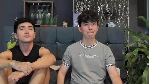 Snapshot of horny_twinks_guys chatting on 03-04-25, 12:50 Alex and Camilo online show from 03-04-25, 12:50