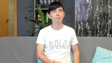 Snapshot of horny_twinks_guys chatting on 09-11-25, 08:31 Alex and Camilo online show from 09-11-25, 08:31