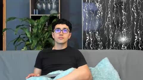 Snapshot of horny_twinks_guys chatting on 09-14-25, 08:41 Alex and Camilo online show from 09-14-25, 08:41