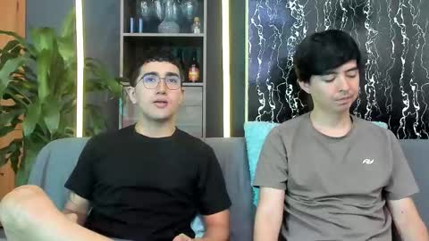Snapshot of horny_twinks_guys chatting on 02-22-26, 03:43 Alex and Camilo online show from 02-22-26, 03:43