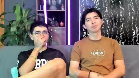 Snapshot of horny_twinks_guys chatting on 03-15-26, 02:45 Alex and Camilo online show from 03-15-26, 02:45