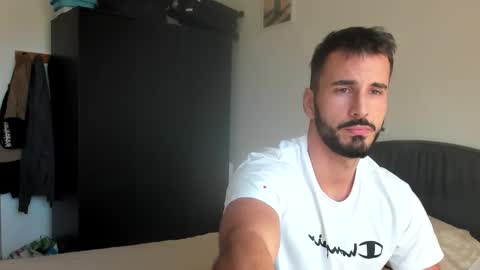 Snapshot of hornyasfuckk33 chatting on 11-05-25, 01:44 hornyasfuckk33 online show from 11-05-25, 01:44