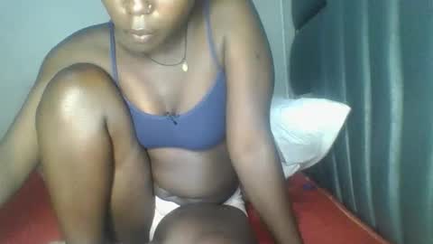 Snapshot of hornybella84 chatting on 05-19-26, 06:31 Bella online show from 05-19-26, 06:31