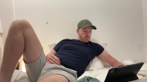 Snapshot of hornyben1189 chatting on 10-24-25, 11:12 Horny Ben online show from 10-24-25, 11:12