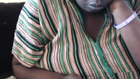 Snapshot of hornybigtitts chatting on 02-11-25, 11:10 monica zain online show from 02-11-25, 11:10