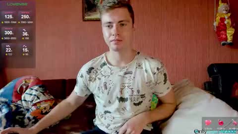 Snapshot of hornyblondieboyy chatting on 10-07-25, 10:23 Max online show from 10-07-25, 10:23