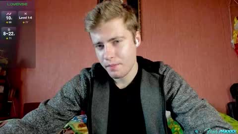 Snapshot of hornyblondieboyy chatting on 10-28-25, 10:41 Max online show from 10-28-25, 10:41