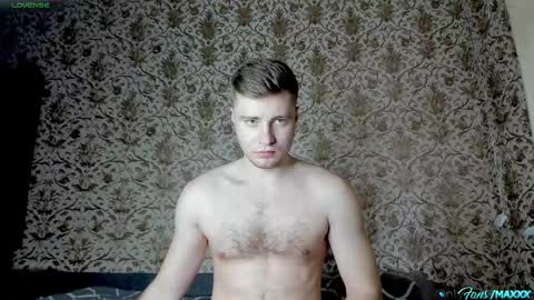 Snapshot of hornyblondieboyy chatting on 11-10-25, 10:58 Max online show from 11-10-25, 10:58