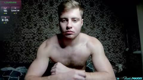 Snapshot of hornyblondieboyy chatting on 11-17-25, 12:55 Max online show from 11-17-25, 12:55