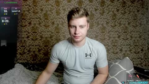 Snapshot of hornyblondieboyy chatting on 12-04-25, 01:09 Max online show from 12-04-25, 01:09