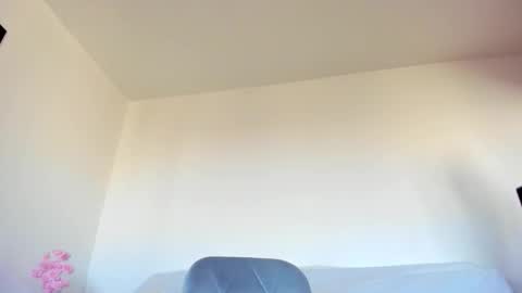 Emma online show from 10-21-25, 08:37