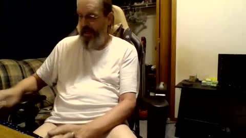 Snapshot of hornymanwi chatting on 02-12-26, 01:28 hornymanwi online show from 02-12-26, 01:28