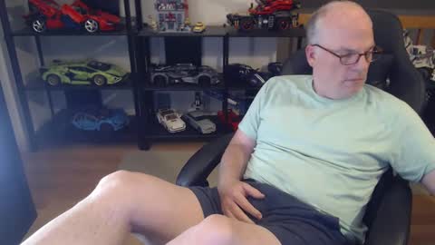 hornynthick70 online show from 12-15-24, 04:40