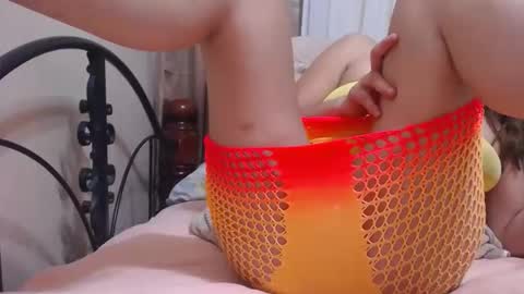 Snapshot of hornypinay69 chatting on 10-25-25, 06:10 Tyla online show from 10-25-25, 06:10