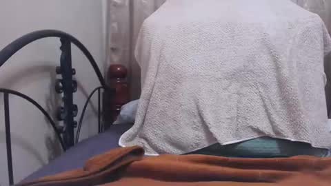 Snapshot of hornypinay69 chatting on 12-05-25, 12:08 Tyla online show from 12-05-25, 12:08