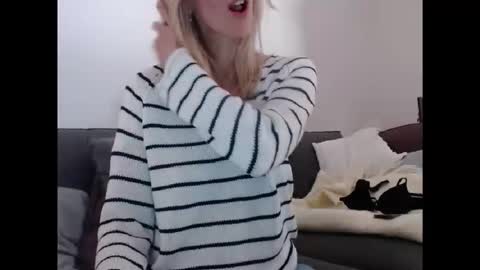 Snapshot of hornyssima chatting on 04-30-26, 04:24 Hornyssima online show from 04-30-26, 04:24