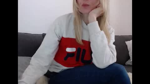 Snapshot of hornyssima chatting on 05-17-26, 02:24 Hornyssima online show from 05-17-26, 02:24