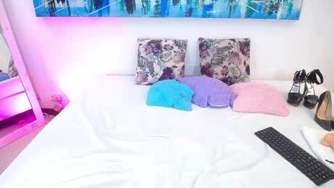 LILY online show from 04-16-26, 09:39