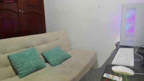 ronald and victoria online show from 12-28-24, 03:04