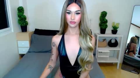 Snapshot of horsecockmadison chatting on 12-17-25, 08:48 Madison online show from 12-17-25, 08:48