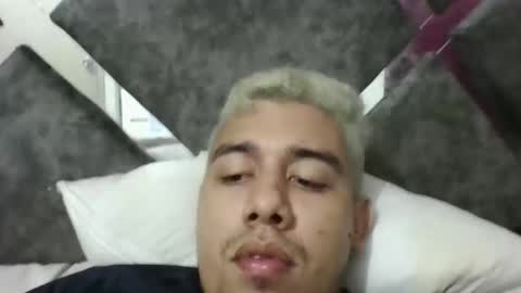 Snapshot of hot2512 chatting on 12-18-25, 05:13 hot2512 online show from 12-18-25, 05:13