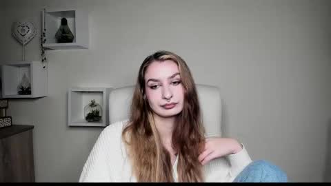 NINA online show from 10-28-25, 07:01