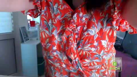 Snapshot of hot_and_pretty chatting on 05-14-26, 03:08 Lila online show from 05-14-26, 03:08