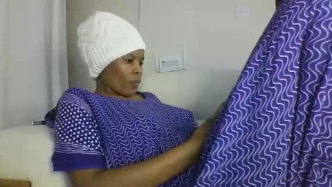 hot berry1 online show from 11-17-25, 12:05