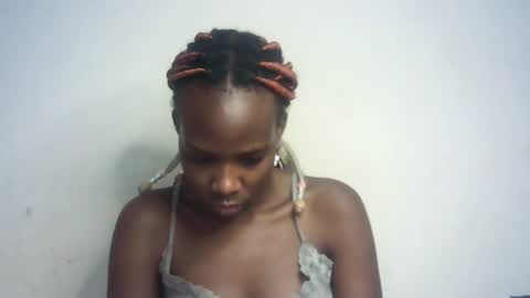 Snapshot of hot_berry2003 chatting on 01-25-25, 12:16 Millie online show from 01-25-25, 12:16