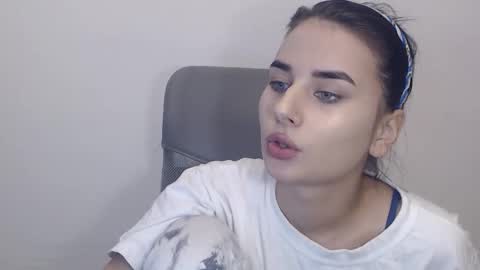 Snapshot of hot_bruny chatting on 10-09-25, 01:53 Bruny online show from 10-09-25, 01:53