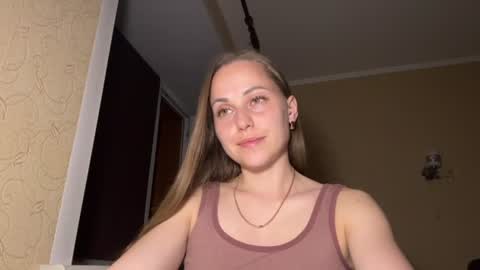 Snapshot of hot_chance_ chatting on 06-12-26, 07:02 hot_chance_ online show from 06-12-26, 07:02