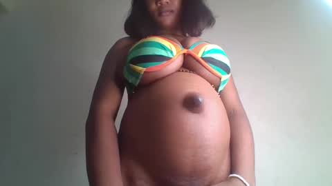 Snapshot of hot_choccoolate chatting on 07-11-26, 11:24 Zarah online show from 07-11-26, 11:24