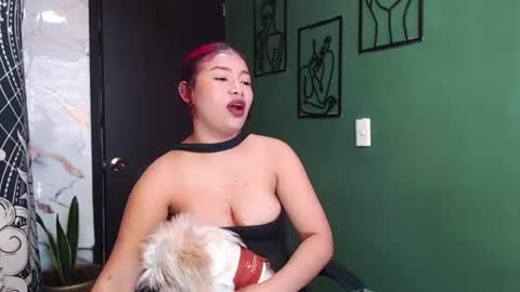 Snapshot of hot_chocolate_4u chatting on 06-24-26, 05:01 hot chocolate 4u online show from 06-24-26, 05:01