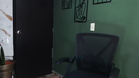 Snapshot of hot_chocolate_4u chatting on 07-11-26, 04:15 hot chocolate 4u online show from 07-11-26, 04:15
