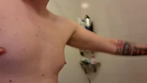 hot_couple_pl35 online show from 04-18-26, 12:31