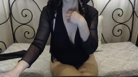 Snapshot of hot_dina chatting on 02-22-25, 08:29 Dina online show from 02-22-25, 08:29