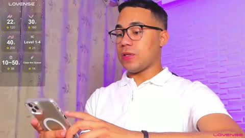 Snapshot of hot_dreams_x chatting on 12-31-24, 06:46 hot_dreams_x online show from 12-31-24, 06:46
