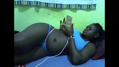 Snapshot of hot_girlly chatting on 04-15-26, 06:37 hot_girlly online show from 04-15-26, 06:37